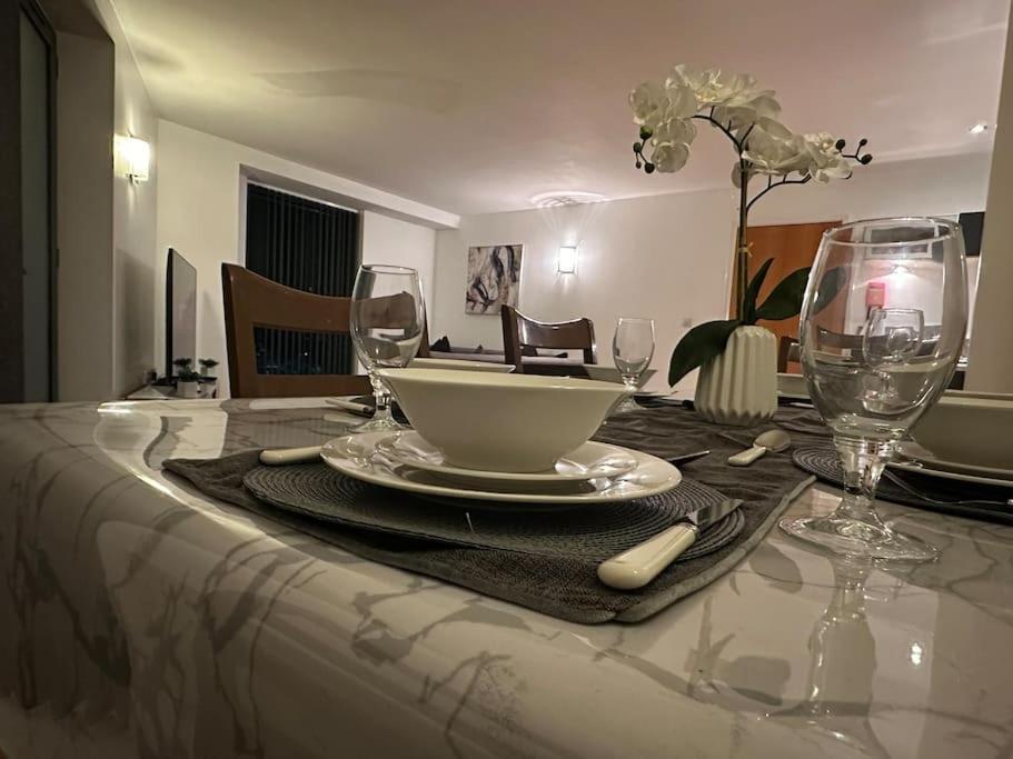 Modern 2-Bedroom Apartment In Sheffield City Centre With Balcony, 2 Bathrooms & 4K Smart Tv - Sleeps 6 Esterno foto