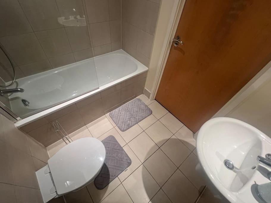 Modern 2-Bedroom Apartment In Sheffield City Centre With Balcony, 2 Bathrooms & 4K Smart Tv - Sleeps 6 Esterno foto