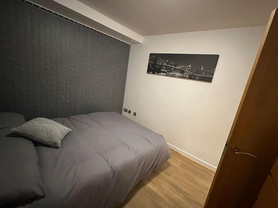 Modern 2-Bedroom Apartment In Sheffield City Centre With Balcony, 2 Bathrooms & 4K Smart Tv - Sleeps 6 Esterno foto